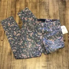 【新品・未使用】 GAPKids 花柄 ソフトデニム スキニーパンツ 140cm