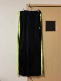 adidas ラインパンツ　蛍光イエロー