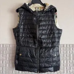 リバーシブルフード付きダウンベスト