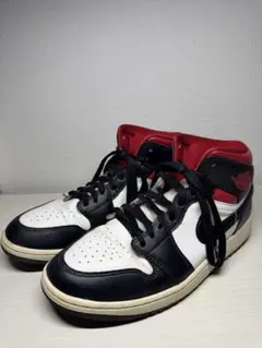 NIKE AIR JORDAN 1 MID ブラック ホワイト レッド