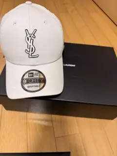 C*読様 【公式完売・極美品】サンローラン × ニューエラ コラボキャップ ホワ 2026年最新】Saint Laurent メンズ キャップの人気アイテム - メルカリ