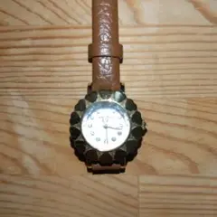 アナログ腕時計 花びら型ケース ブラウンレザー
