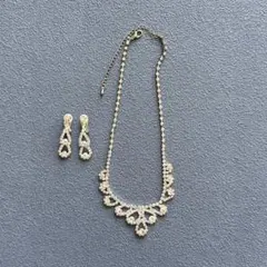 ドレス　ネックレス・イヤリングセット