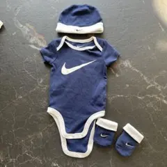 Nike ベビーロンパース 帽子靴下付き 0-6ヶ月