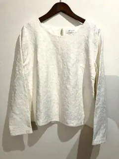 新品　OFUON レース　長袖　カットソー　タグ付きのサムネイル