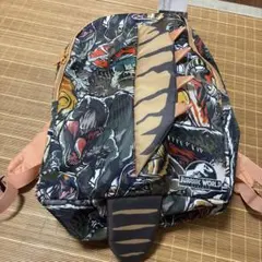 ジュラシック・ワールド／復活の大地 プラチナムザッカとげとげリュック 恐竜絵柄