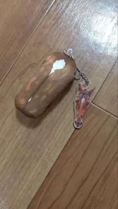 netkeibaショップ　エクレア　キーホルダー　ジオグリフ