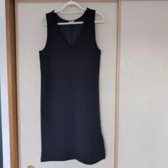 ★新品★未使用★GU★Vネックロングジャンスカ★ネイビー★