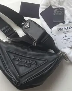 PRADAショルダーバッグ(ギャランティカード付き)のサムネイル