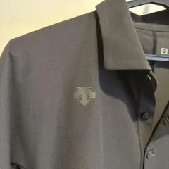 美品 DESCENTE ZERO STYLE ポロシャツ Mサイズのサムネイル