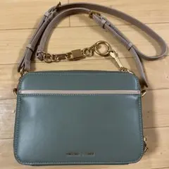 CHARLES & KEITH ショルダーバッグのサムネイル