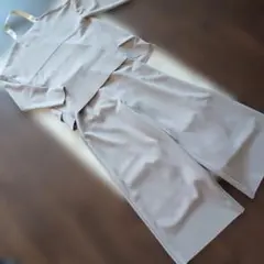 ベージュ ストレッチ素材 セットアップ