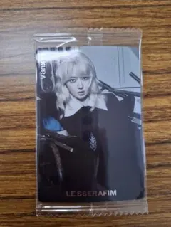 LE SSERAFIM CRAZY SAKURA ステッカー