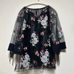 リリーブラウン★刺繍ブラウスのサムネイル