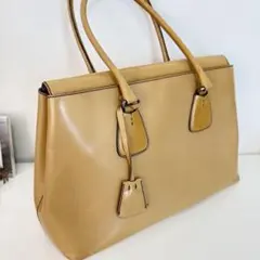 Item thumbnail for item 0fd1735a-fc71-4a69-93a2-26b1d22c5a73