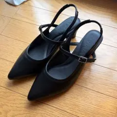 VIVIAN ストラップパンプス ブラック 24.0cmのサムネイル