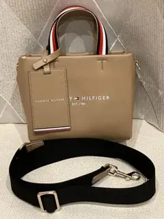 TOMMY HILFIGER ベージュショルダーバッグ