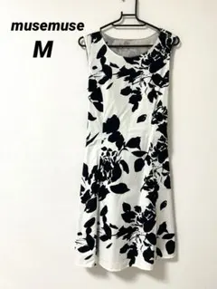 musemuse 花柄 ノースリーブ 膝丈ワンピース 総柄 白　バックリボン