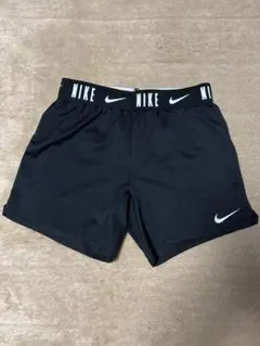 Nike ショートパンツ　S (140cm) 美品