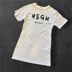 MSGM ロングTシャツ　白　ロゴT ワンピースのサムネイル