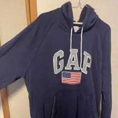 GAP 大きいロゴ　紺色 パーカー