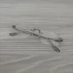 リムレスメガネ 韓国