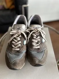 New Balance 1300 スニーカー グレーのサムネイル