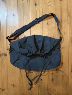 UNIQLO U ドローストリングショルダーバッグ グレー