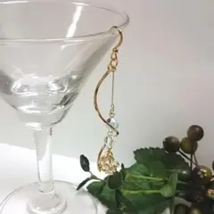 キュービックジルコニアのウェーブロングピアス・ブルー　＃614