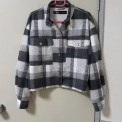 ZARAのチェックシャツのサムネイル