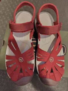 KEEN レッド ローズサンダル　25cm