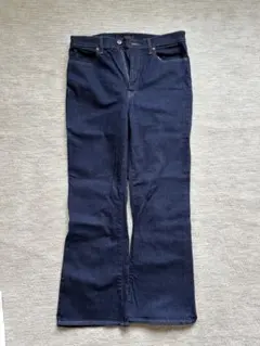 UNIQLO スリムフレアジーンズ（丈標準73cm）