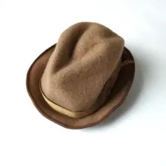 新品未使用　ニトカ　 ブラウンウールハット 金色リボン 羽根付き