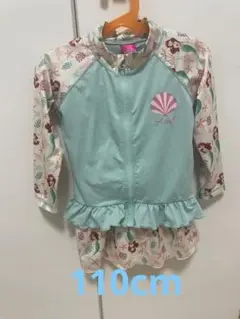 ラッシュガード、水着のセット