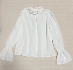 NATURAL BEAUTY BASIC フリルカラーブラウス(白)