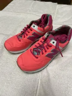 ぷに丸様専用　ニューバランスＷＬ574 超貴重なピンク　２４cm