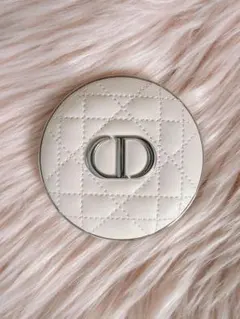 Dior ディオールスキン フォーエヴァー ヌードラディアント フィルター 00のサムネイル