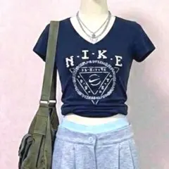 激レアデザイン❤︎NIKE 黒Tシャツ　ストリート系 ＶネックY2K ピチT平成