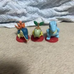 チョコエッグ　ポケットモンスター旅立ちの3匹　ワニノコ　ヒノアラシ　ナエトル