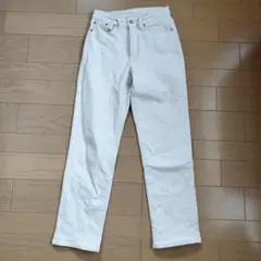 ユニクロ　ホワイト ストレートデニム 24
