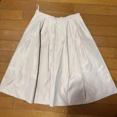 ベージュ フレアスカート ひざ丈 ナチュラルビューティーベイシックのサムネイル