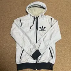 オススメ商品！美品adidas originals パーカー　アディダス