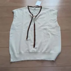 SALONI アイボリー ノースリーブニット