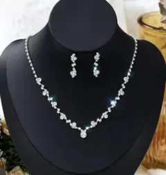 ネックレス ピアス セット キラキラ ビジュー 上品 フォーマルウエディング