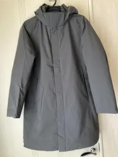 ユニクロ　ハイブリッドダウンコート　オリーブ　M