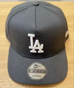 New Era 9FIFTY LAロゴ ブラックキャップ