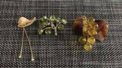 ユニークなデザインのブローチ3点セット／レトロ