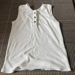 ノースリーブ　タンクトップ　ベージュ　Mサイズ