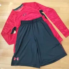 [美品]アンダーアーマーUNDER ARMOUR ジャージ素材上下セット 黒×赤
