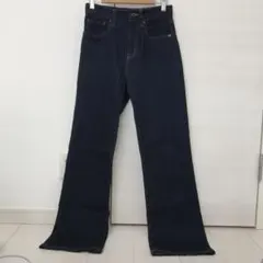 UNIQLO ダークブルーブーツカットデニム22